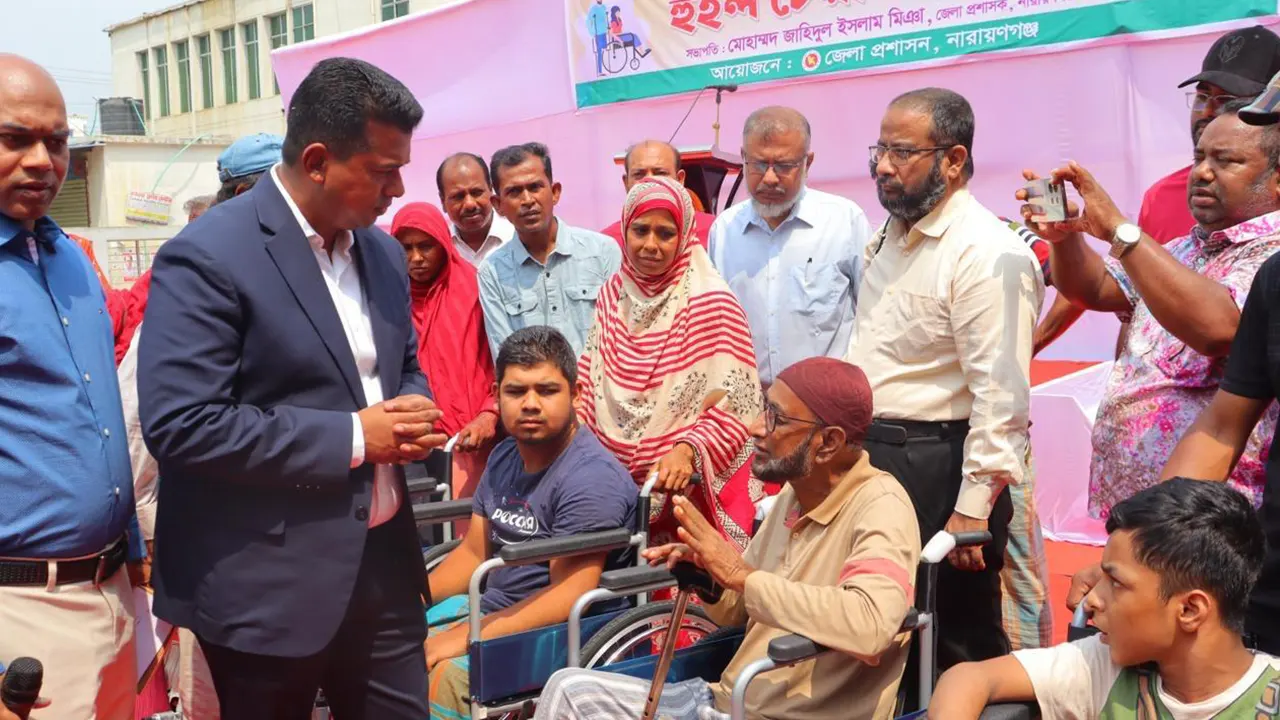 বিশ্ব অটিজম সচেতনতা দিবসে নারায়ণগঞ্জ জেলা প্রশাসনের মানবিক আয়োজন facebook sharing buttonmessenger sharing button